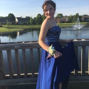Size 6 Sherri Hill Prom Dress